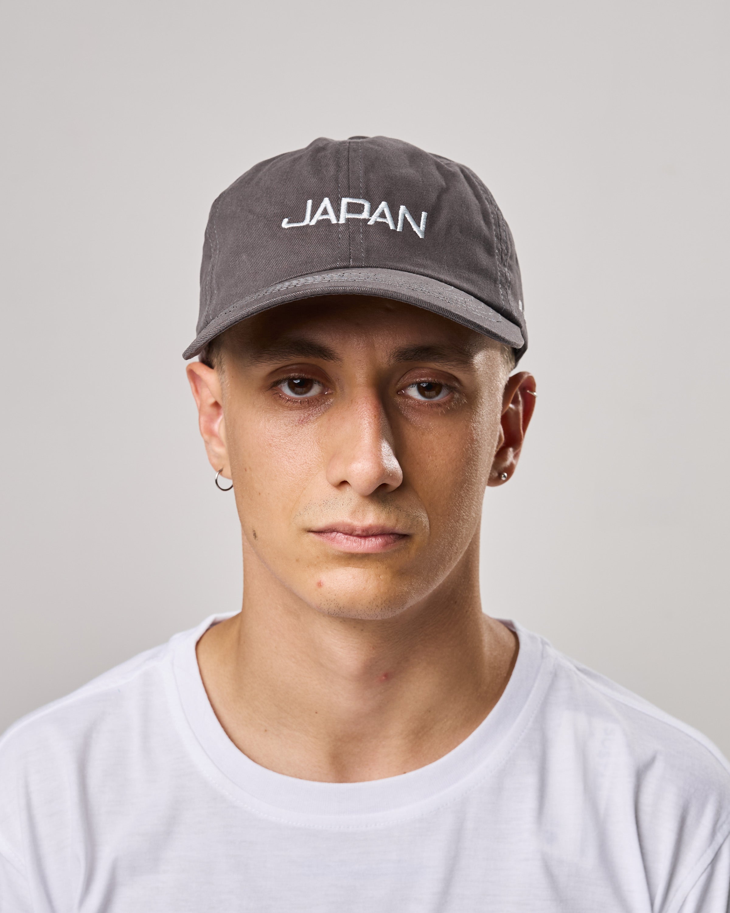 Šiltovka JAPAN sivá