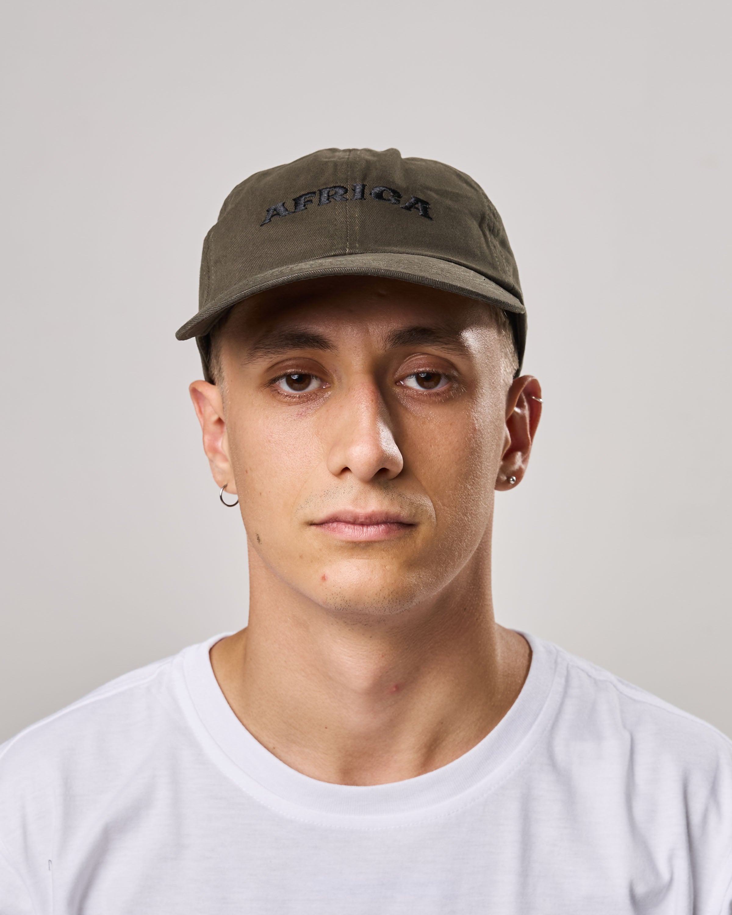 Šiltovka AFRICA tmavo sivá